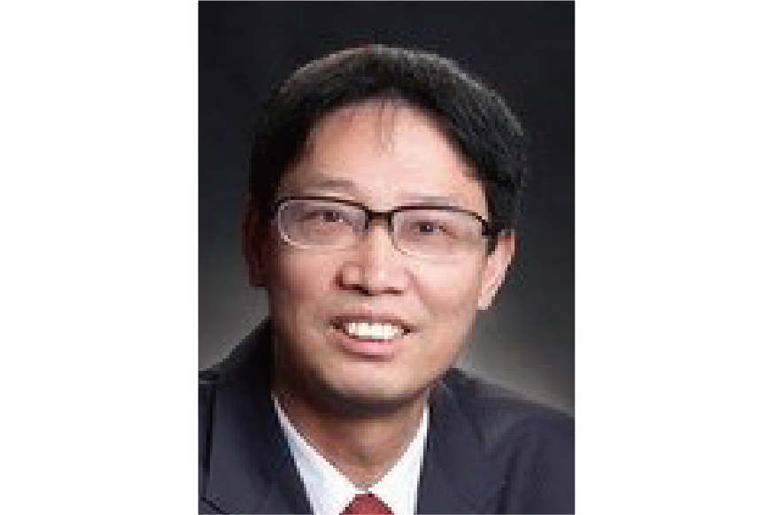 馬紫峰 教授，上海交通大學(xué)紹興新(xīn)能(néng)源與分(fēn)子工(gōng)程研究院院長(cháng)、化學(xué)化工(gōng)學(xué)院講席教授，上海電(diàn)化學(xué)能(néng)源器件工(gōng)程技(jì )術研究中(zhōng)心主任